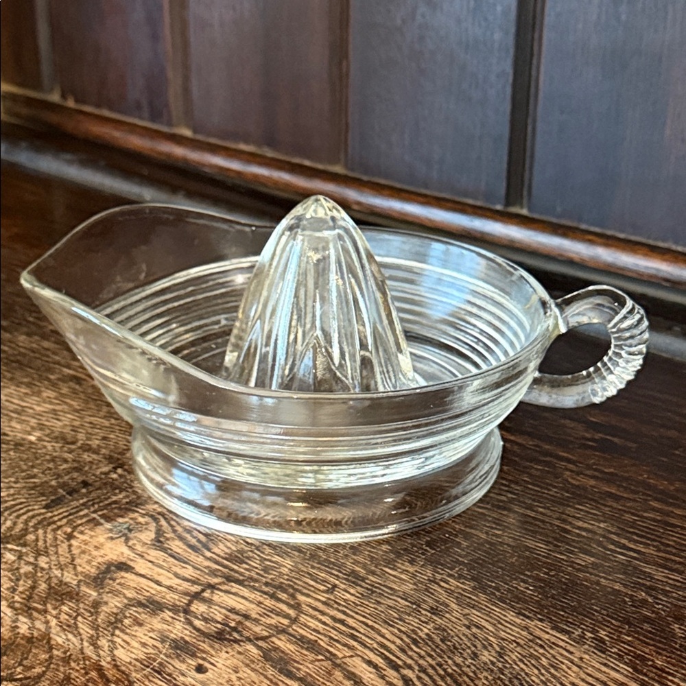 Elegant Clear Glass Citrus Juicer
